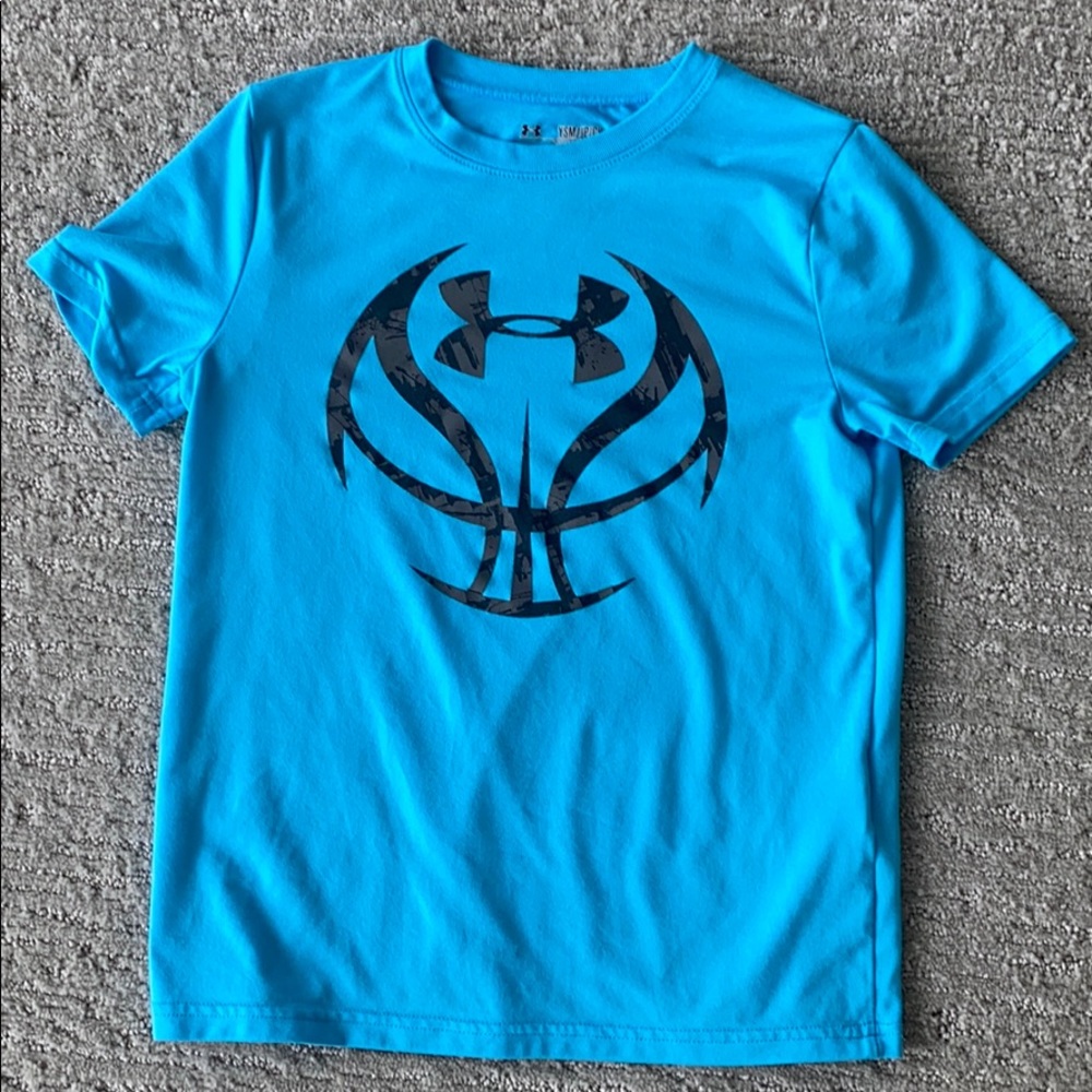 Boys’ UA shirt